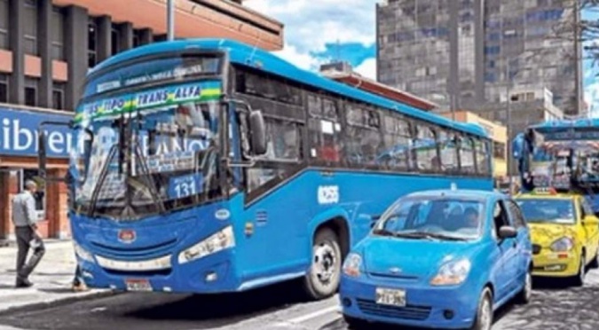 Jorge Yánez: Suspensión del paro de transportes en Quito.