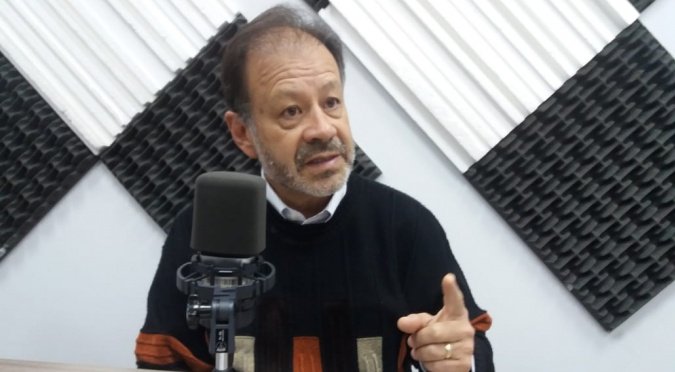 Augusto de la Torre: Análisis del economía ecuatoriana 