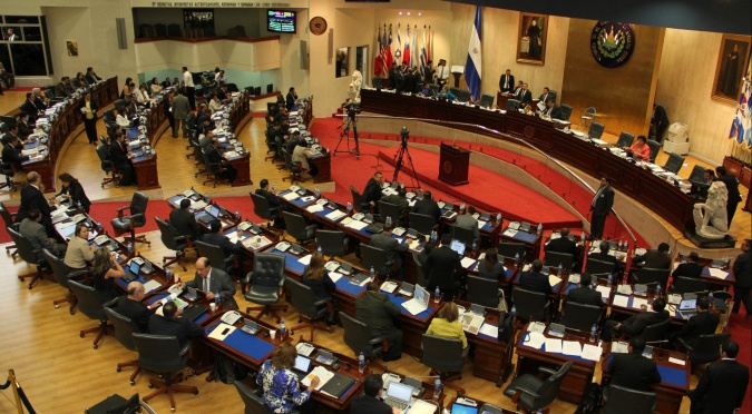  El Salvador: Asamblea recibe informes de labores