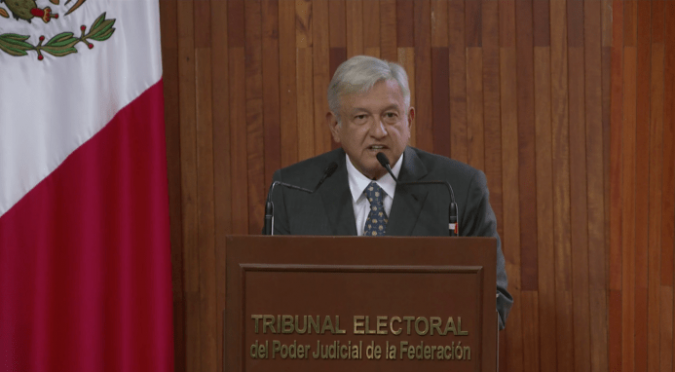 México: Tribunal Electoral entregó credenciales a AMLO
