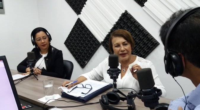 Charlas Legislativas: Roberta Zambrano y Carmen Rivadeneira 