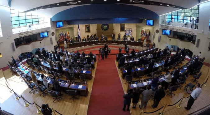 El Salvador: Asamblea ratifica contrato de préstamo con BID