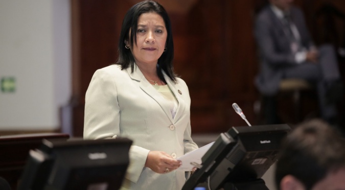 Acción Legislativa - 1era. Emisión - Entrevista asambleísta Karina Arteaga