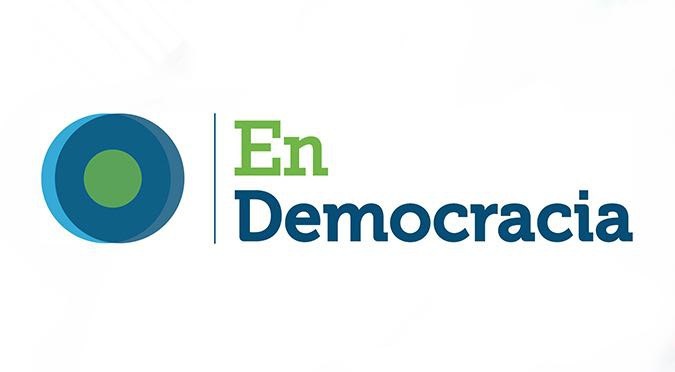 EN DEMOCRACIA