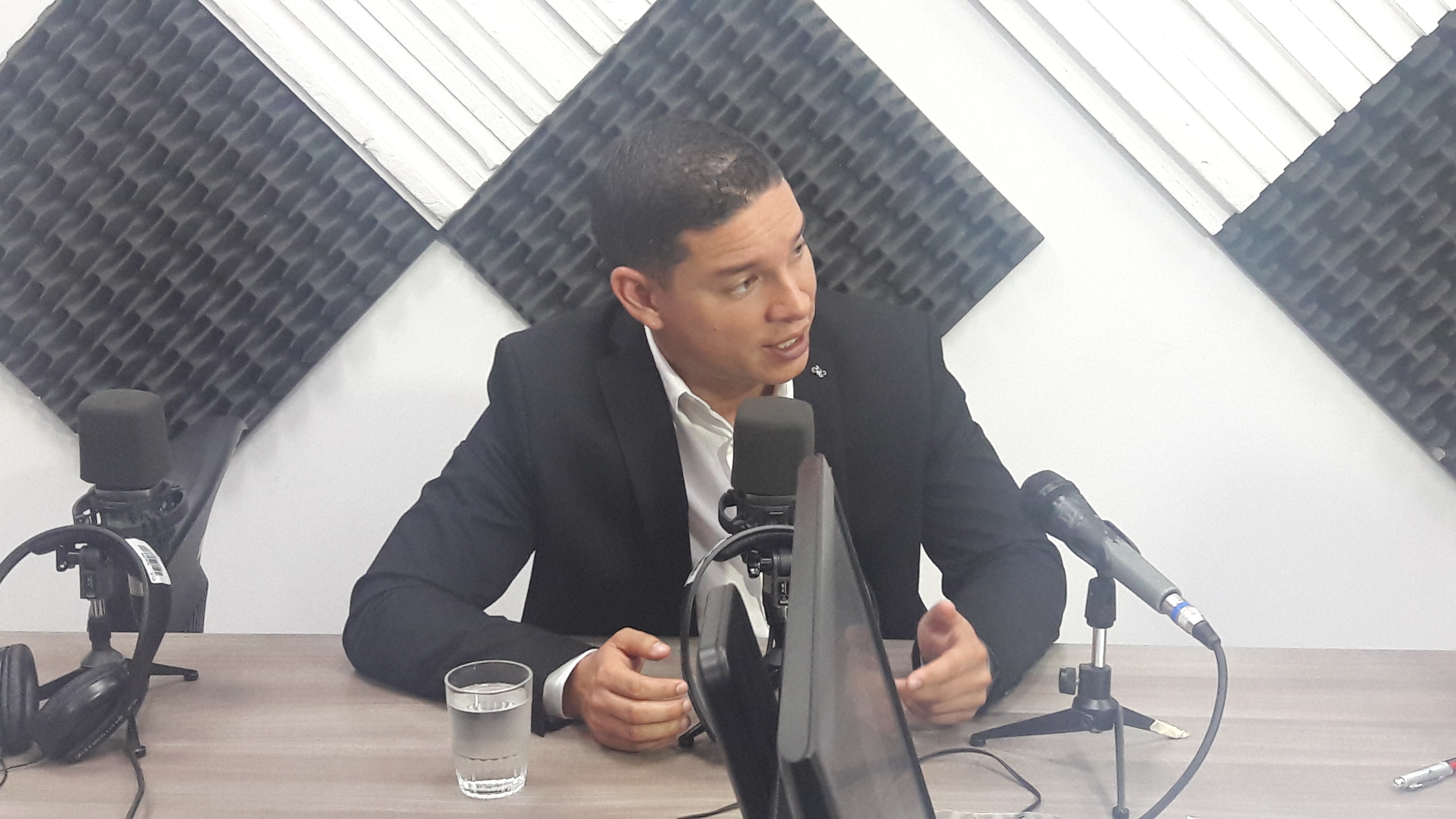 Iván Espinel: "En Asamblea General se decidió unánimemente el apoyo a Lenin Moreno"